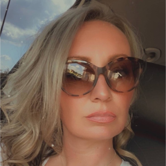 Meet your Posher, Kayla - Picture 1 of 1